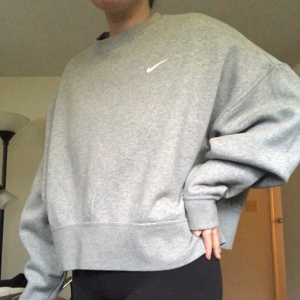 Nike Sportswear Essentials Fleece Cropped Crewneck